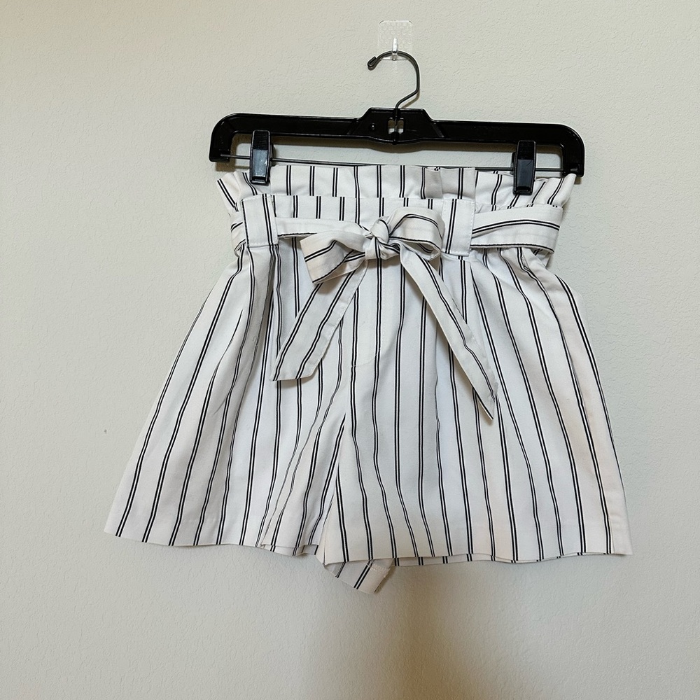 Zara TRF White Black Striped Paperbag Waist Shorts with Tie Belt XS
